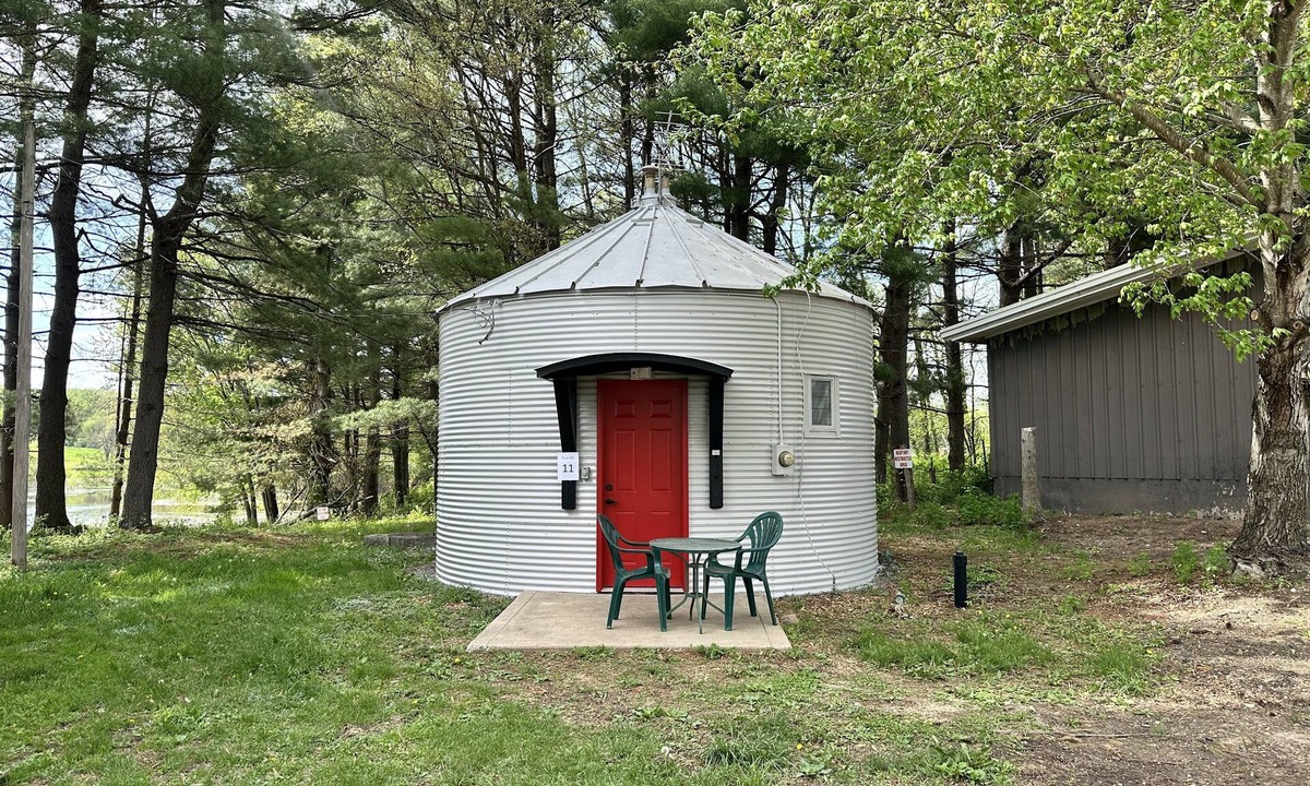 Orange Prairie Cottage | Grain Bin Cottage 11