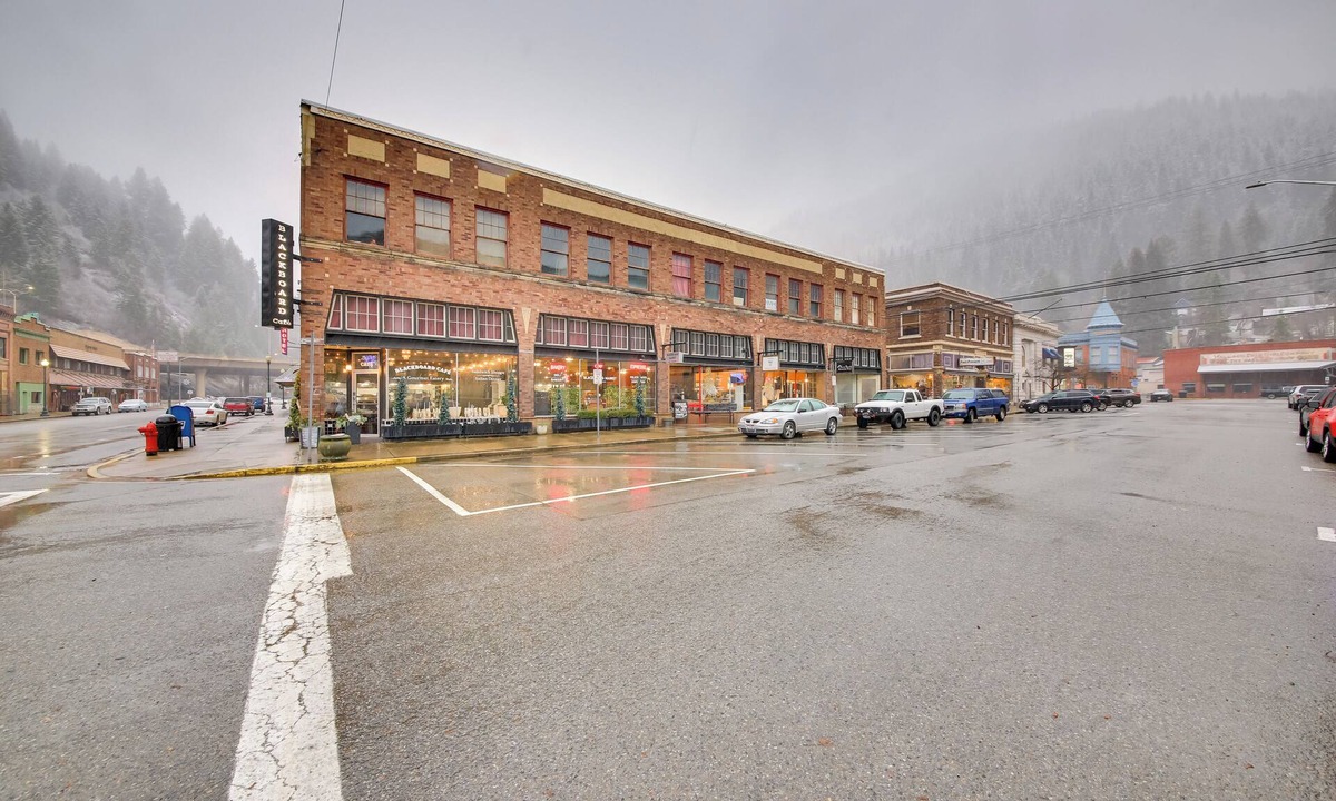 Wallace Apartment | Great for Skiing & Biking! Cozy Dtwn Wallace Condo