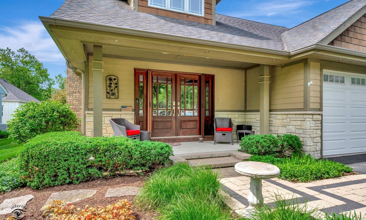 Warrenville House | Great place to stay in Warrenville