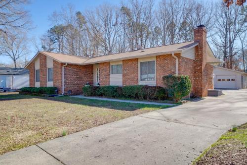 Durham House | Group-Friendly Durham Home 6 Mi to Duke University