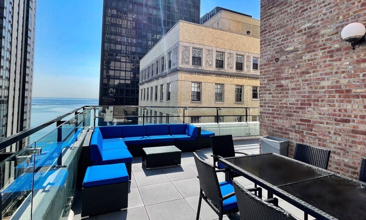 Streeterville Condo | GROUP LUX in Gold Coast FULL FLOOR 4bd/4ba+Parking