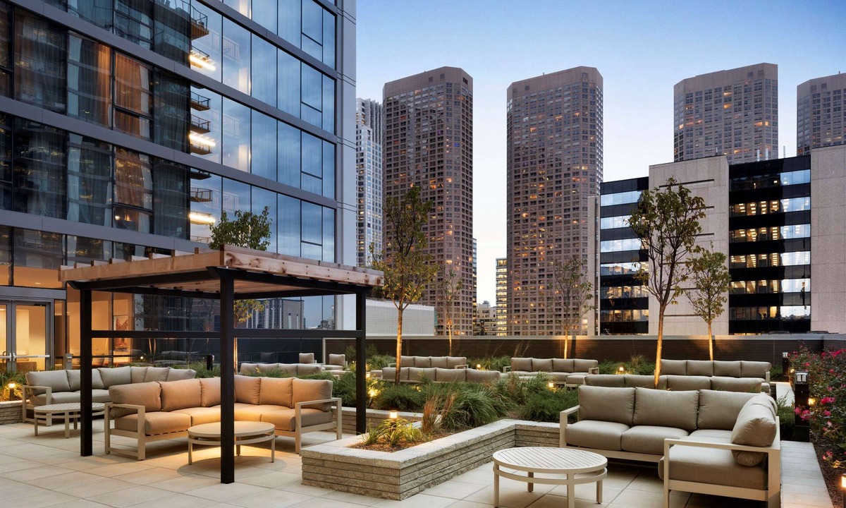 West Loop Gate Hotel | Hampton Inn Chicago West Loop Fulton Market Area