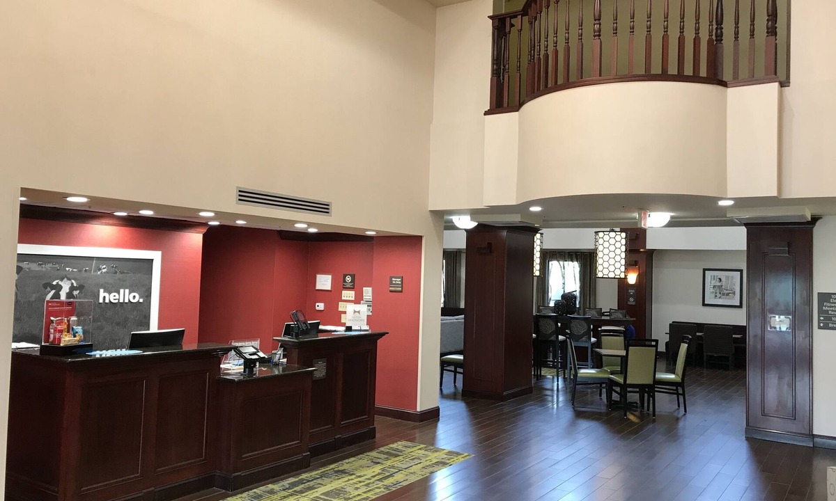 Mill Hall Hotel | Hampton Inn & Suites Lamar