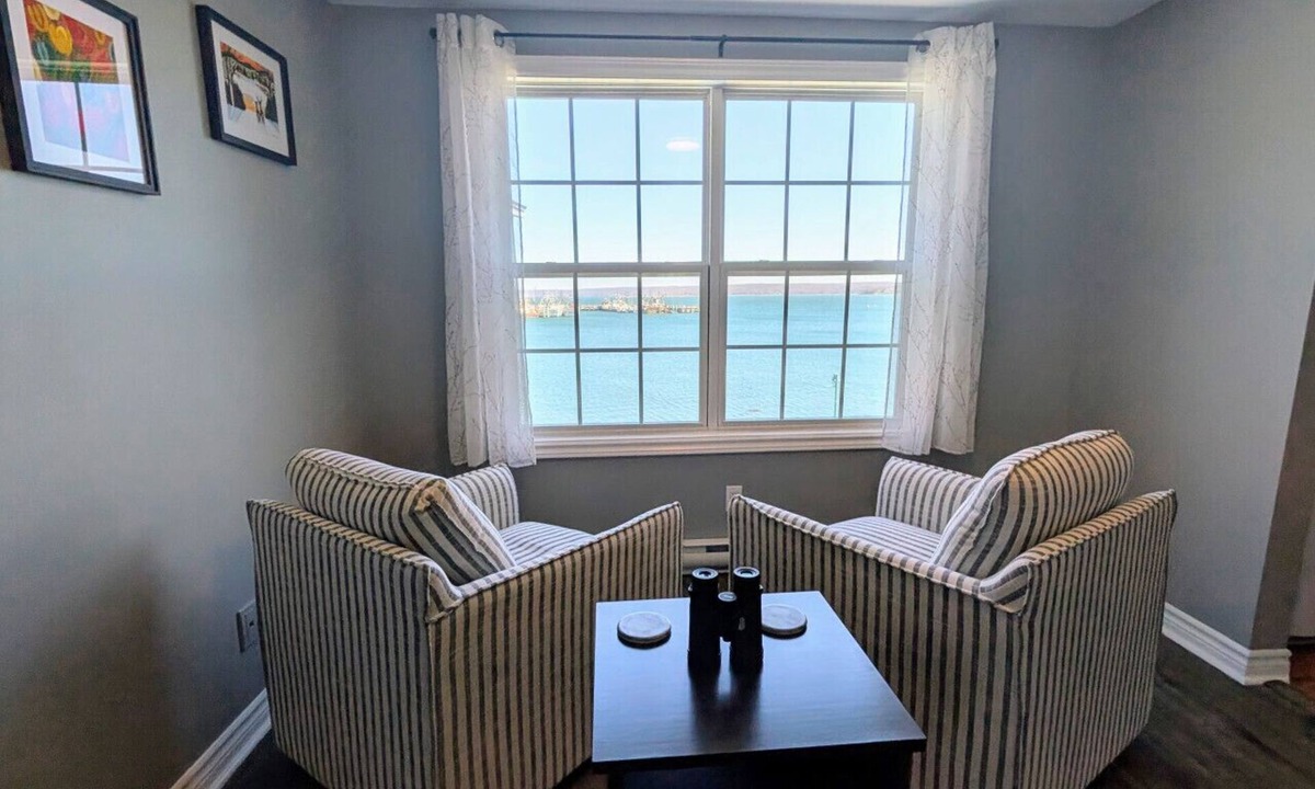 Digby Apartment | Harbour-View Overlooking the Bay of Fundy - Digby
