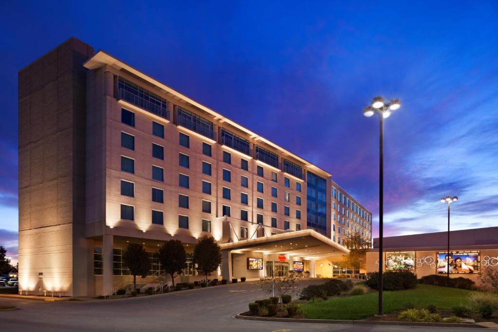 Metropolis Hotel | Harrah's Metropolis, A Caesars Destination