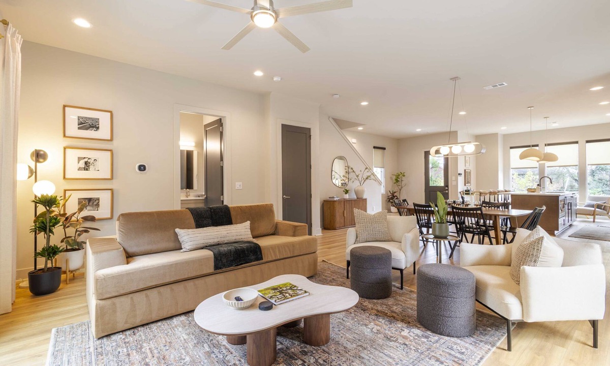 Historic Edgefield House | Headline