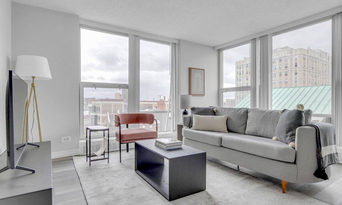 Wells Apartments St Chicago | Edgewater Beach