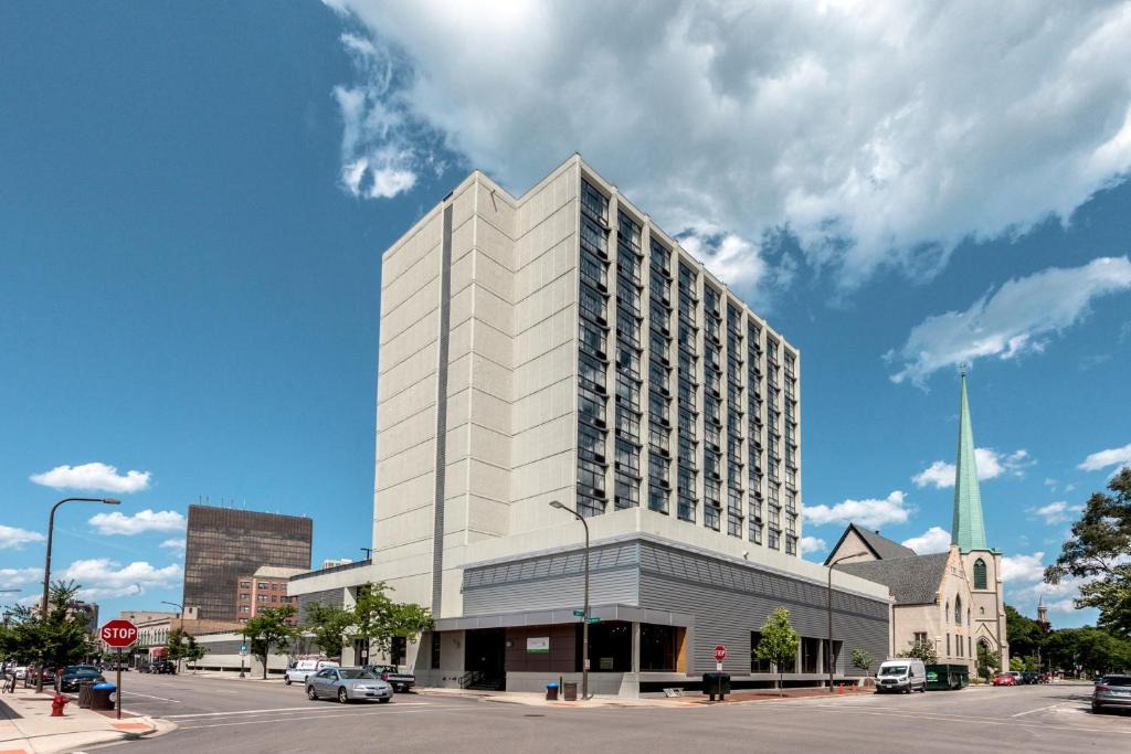 Evanston Hotel | Holiday Inn Chicago North-Evanston by IHG