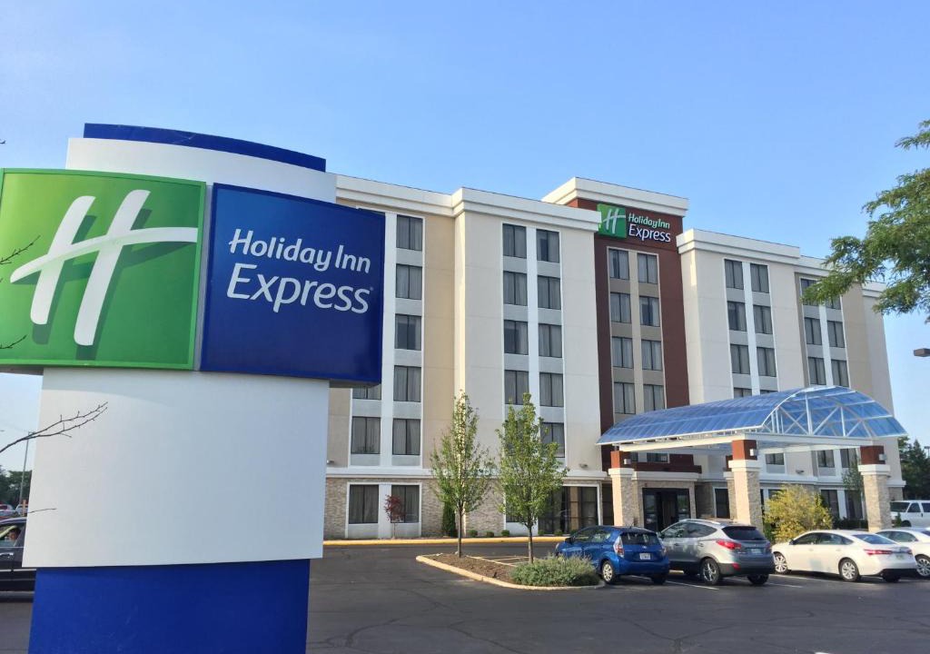 Arlington Heights Hotel | Holiday Inn Express Chicago NW - Arlington Heights by IHG