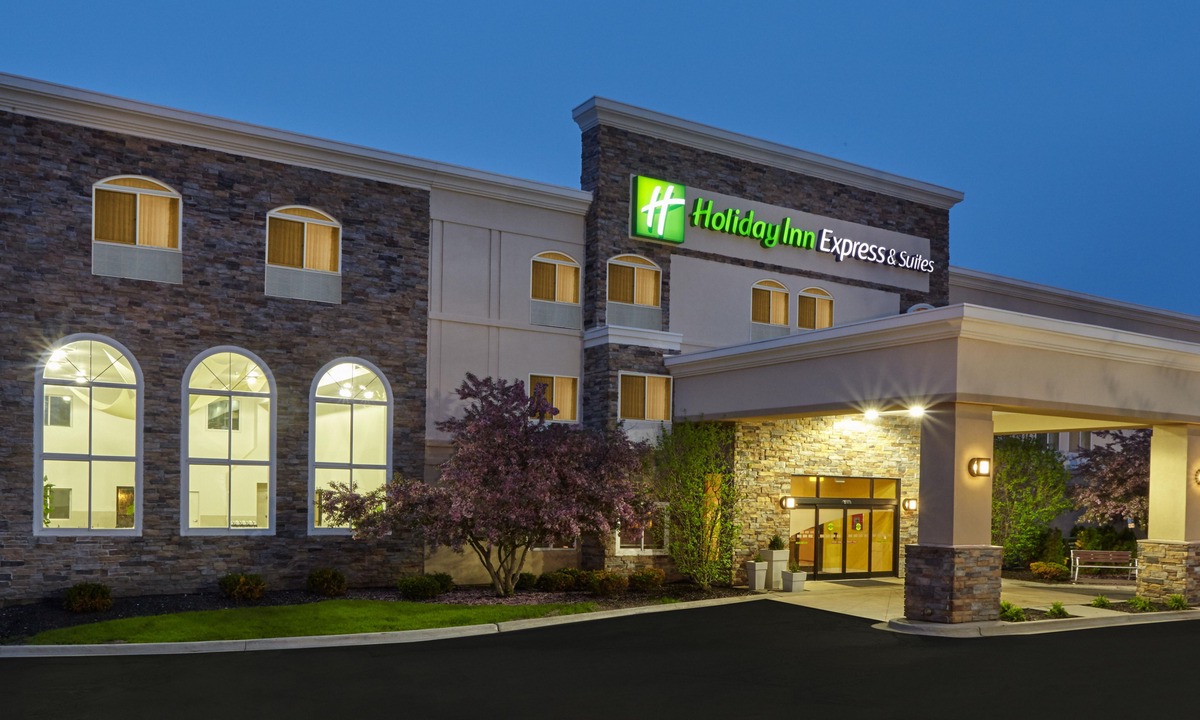 Libertyville Hotel | Holiday Inn Express Hotel & Suites Chicago-Libertyville, an Ihg Hotel