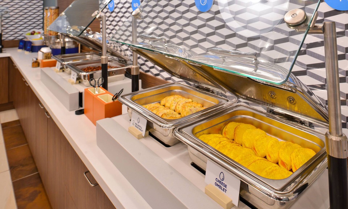 Peru Hotel | Holiday Inn Express Hotel & Suites Peru - Lasalle Area by IHG