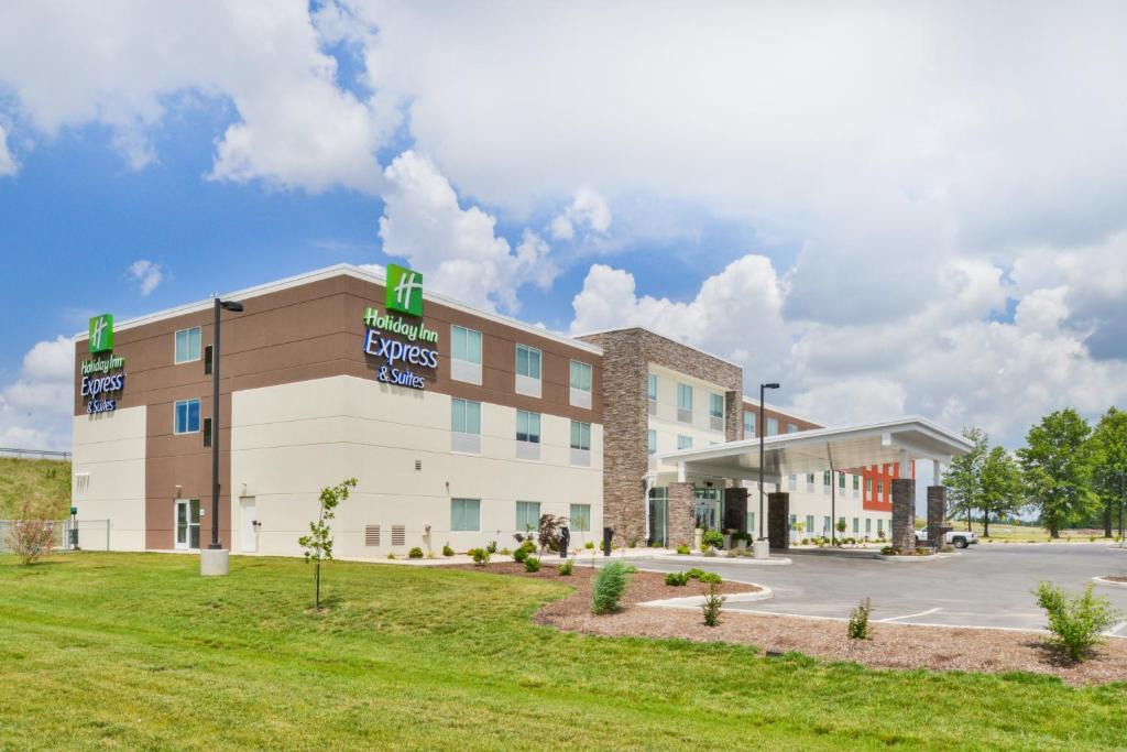 Salem Hotel | Holiday Inn Express & Suites Salem by IHG