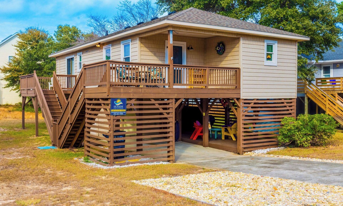 Colington House | Home Sweet Helga: Beach & Sound Access