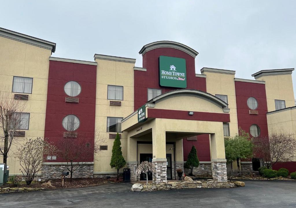 Washington Hotel | HomeTowne Studios & Suites by Red Roof Washington