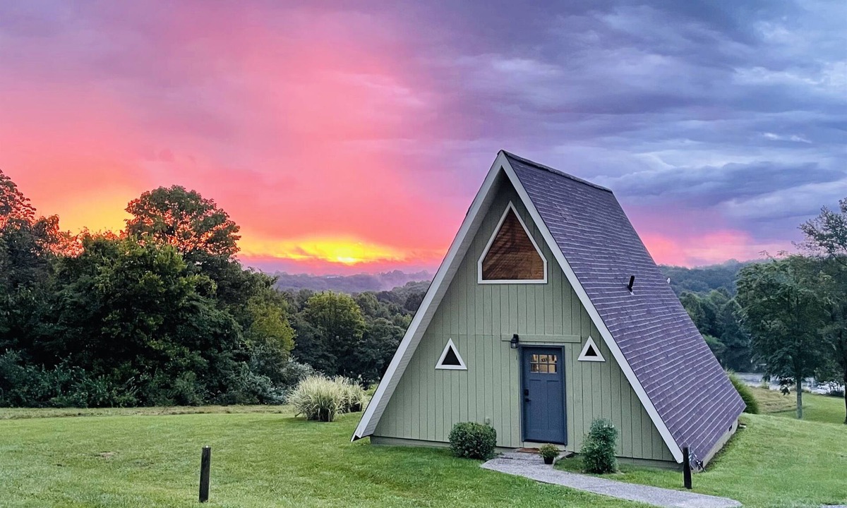 Makanda Cabin | Hot Tub A-Frame near hiking and Blue Sky Winery