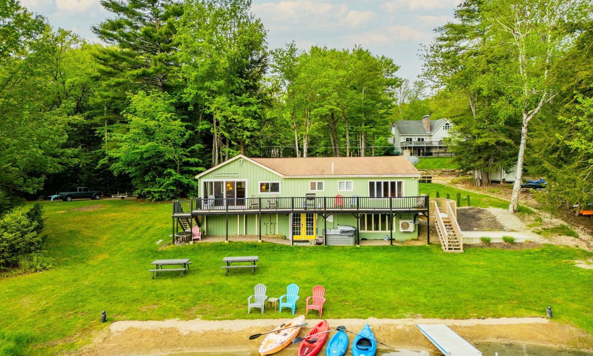 Milton House | Hot Tub, Lakeside, Private Beach, Sleeps 12