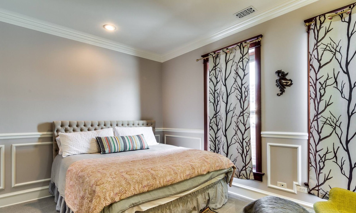 East Village Apartment | Hotel Quality meets Local Living 3C