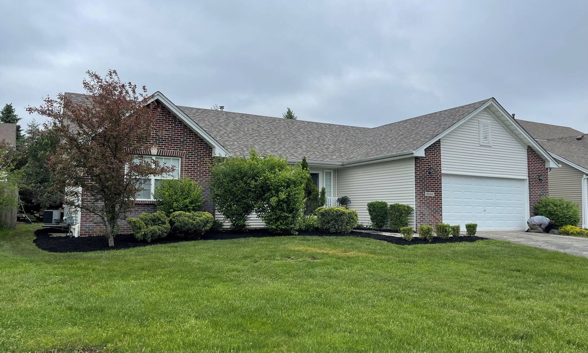 Machesney Park House | Huge house for large groups! Basketball court, arcade, putting green.4 bathroom