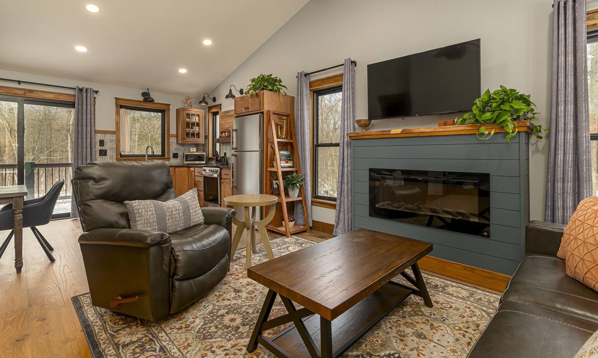 Carbondale Cabin | Ideal Couple's Wooded Retreat near Giant City Park