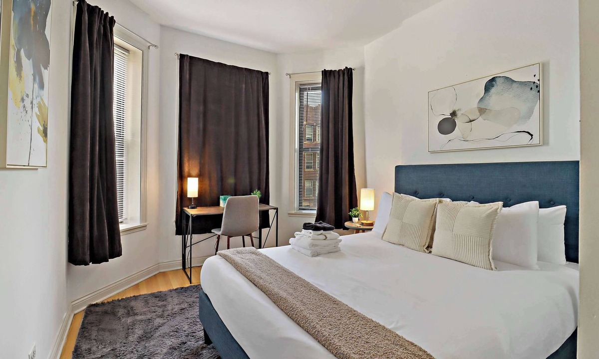 Hyde Park Apartment | Ideal for Groups – 4BR Unit