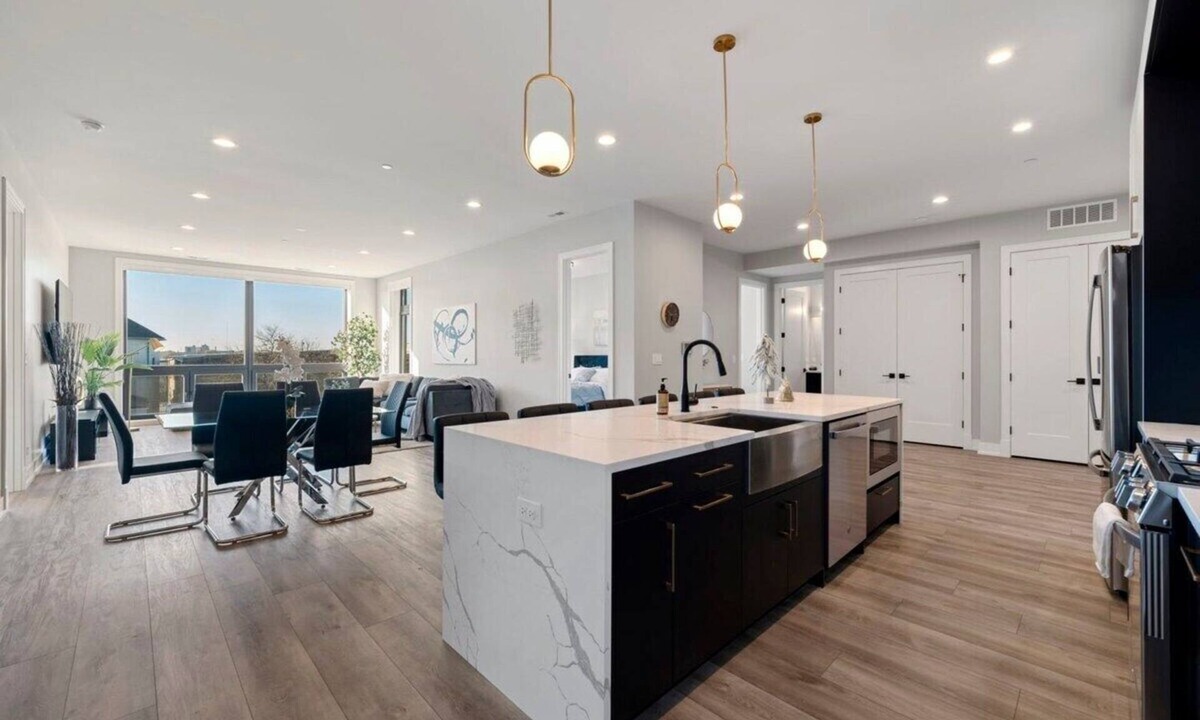 Lower West Side Apartment | Insta-worthy 3bed/2bath Brand New Home w/Balcony