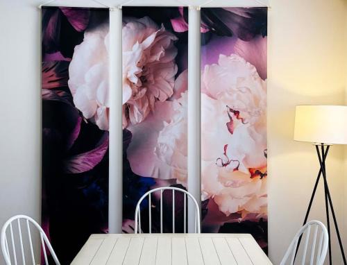 Conshohocken Apartment | King Bed 2BR 1 Bath Sleeps 5