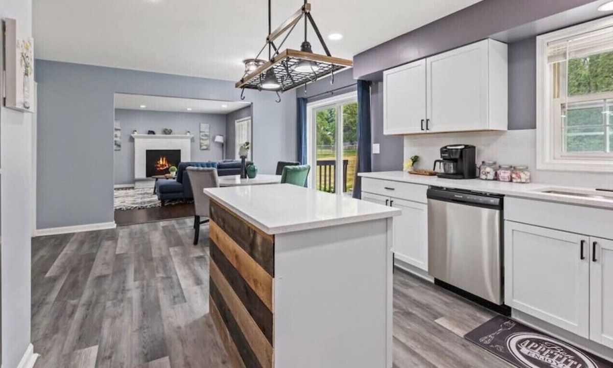 Antioch House | King beds, Free Wi-Fi, Gas Grill Cozy Antioch home