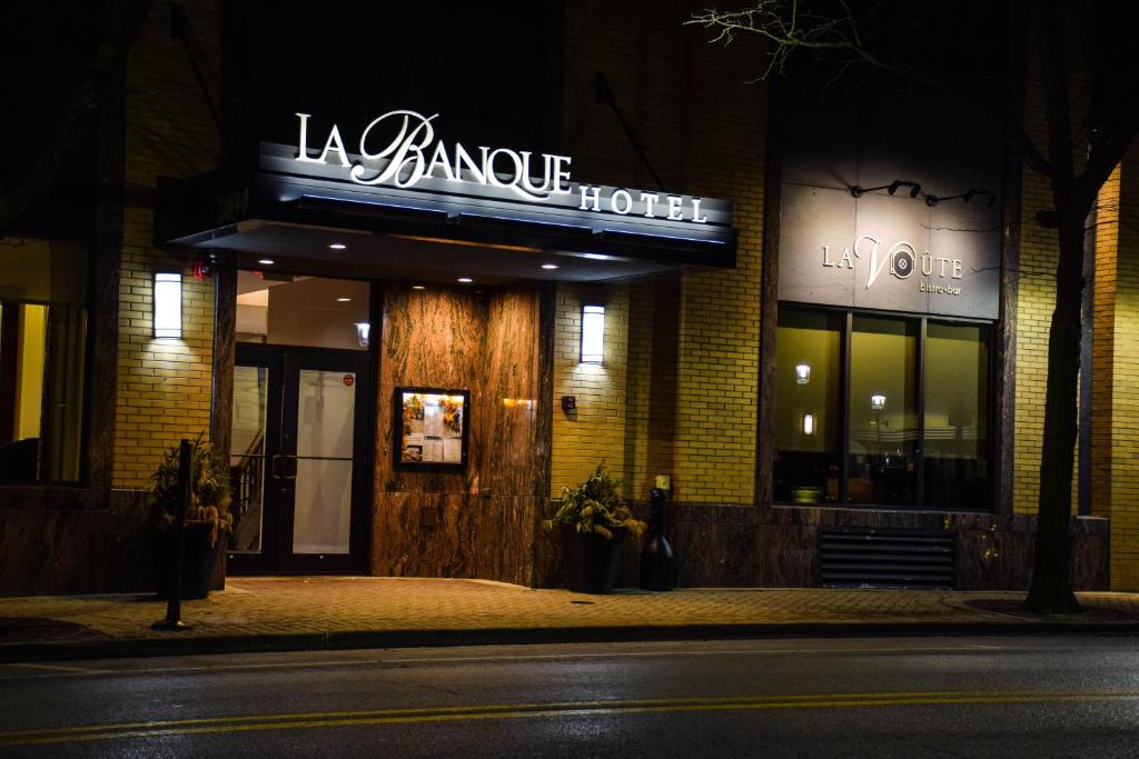 Homewood Hotel | La Banque Hotel