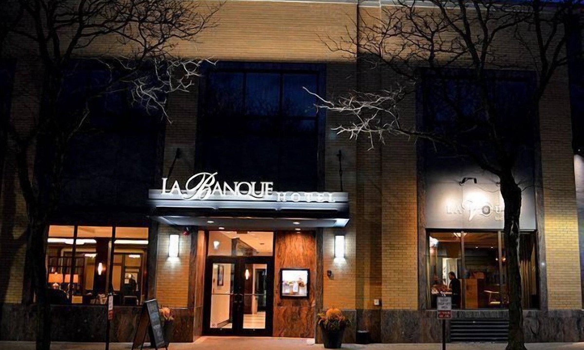 Banque Hotel | Homewood