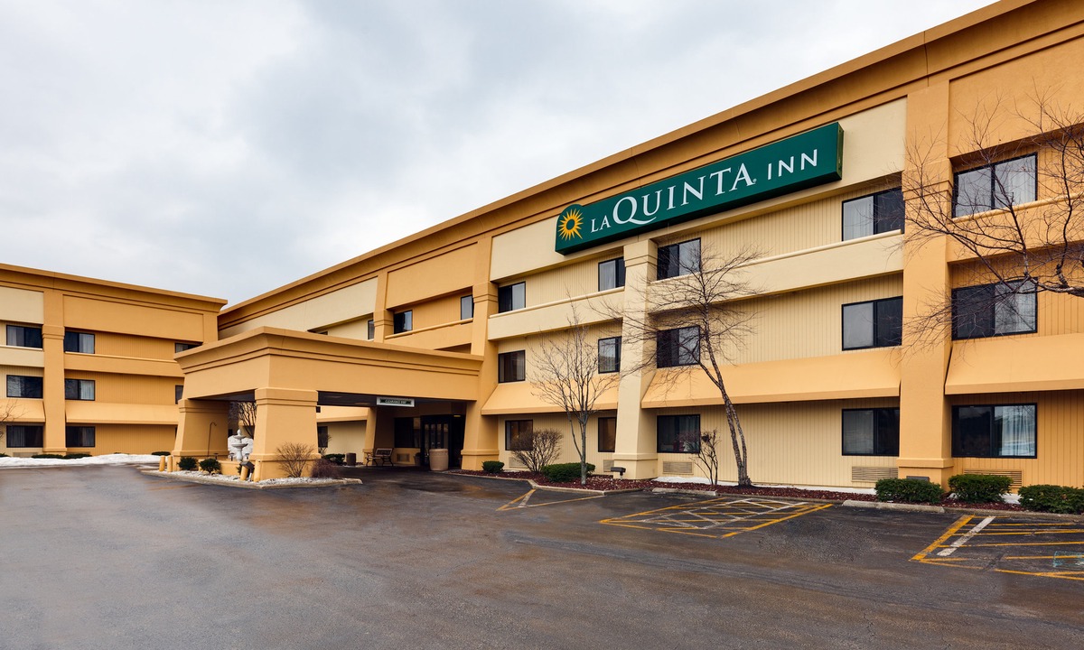 Willowbrook Hotel | La Quinta Inn by Wyndham Chicago Willowbrook