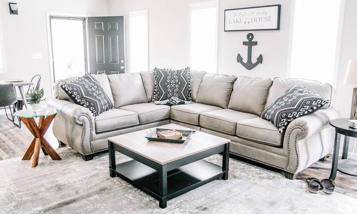 Jamestown House | Lake Cumberland Hideaway #2-1 Mile above Jtown Marina! Boat Parking & Fire Pit!