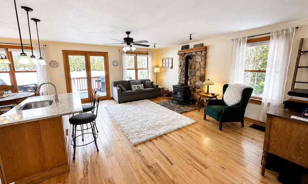Epsom House | Lakefront-Dock-Grill-Firepit-Wood Stove