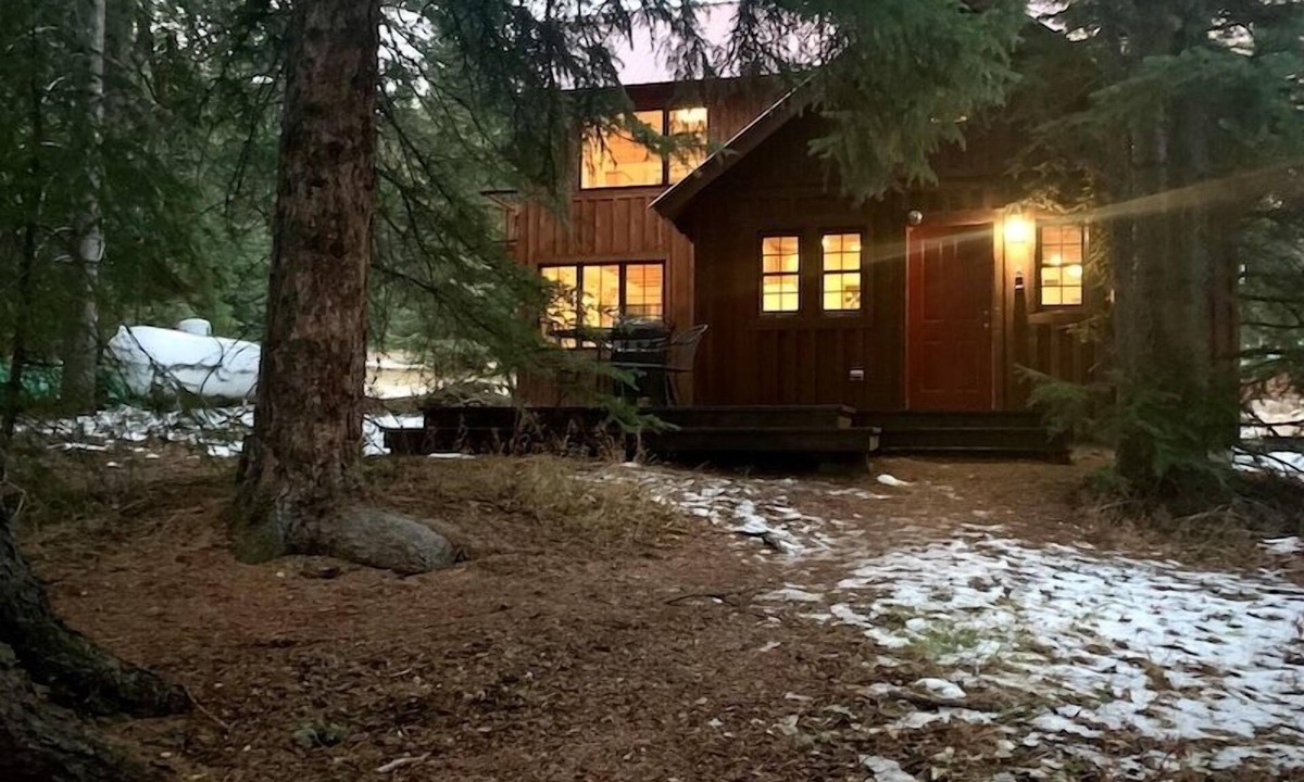 Cooke City-Silver Gate Cabin | Lamar Valley Cabins are spacious modern-rustic cabins one mile from Yellowstone