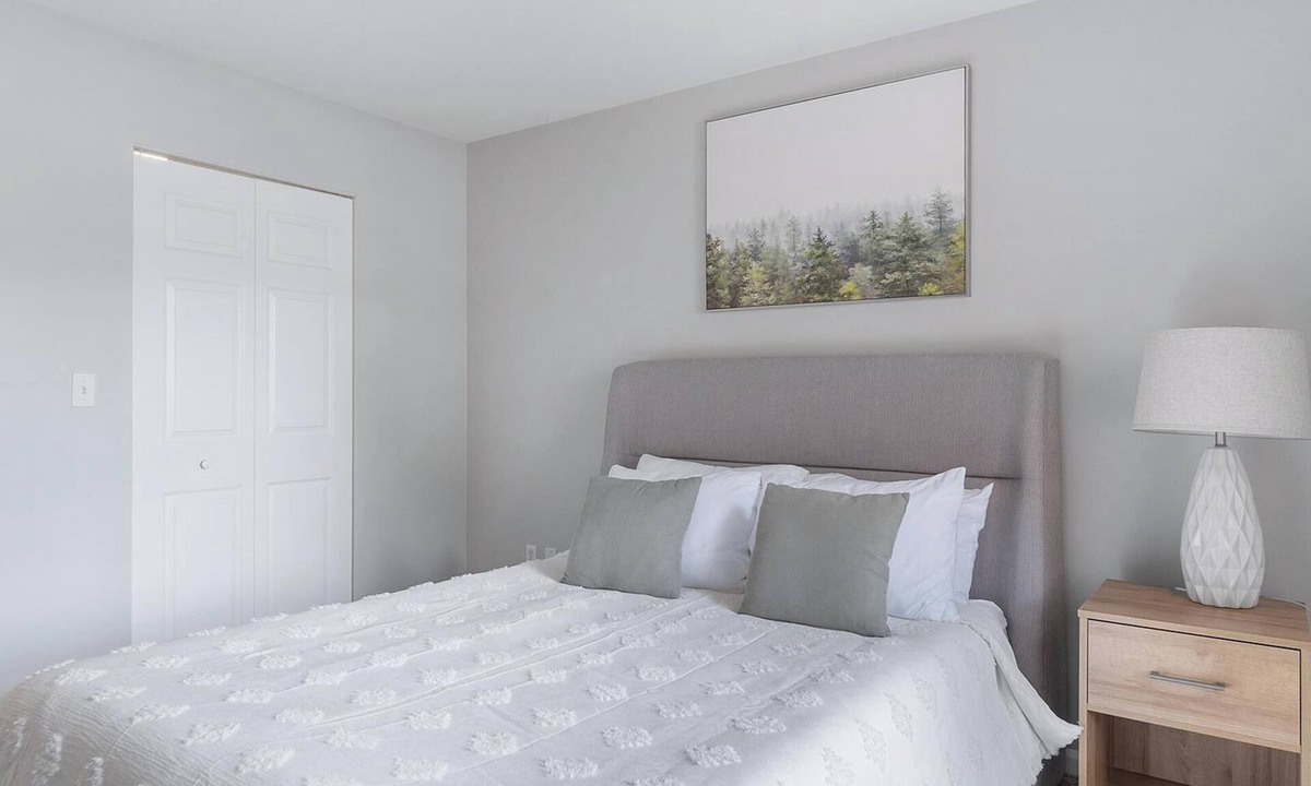West Dundee Apartment | Landing at The Villages at Canterfield - 1 Bedr.