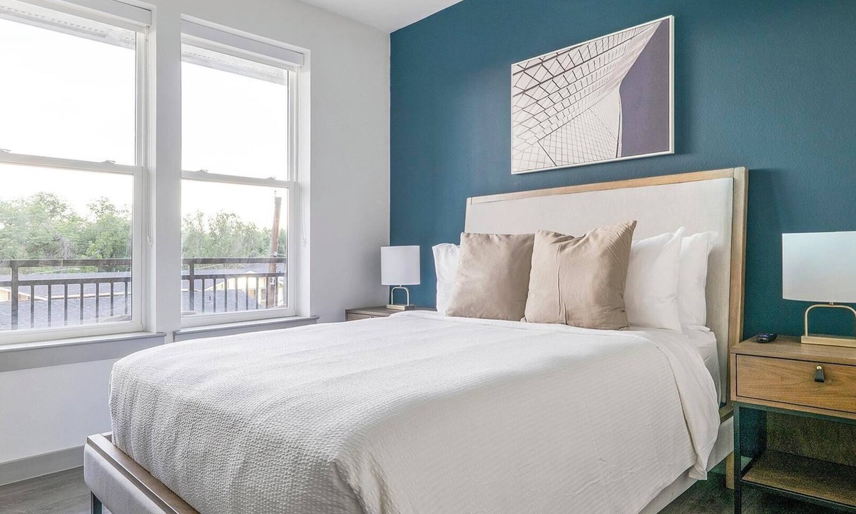 MLK Apartment | Landing | Chic 1BD, Courtyard, Game Room