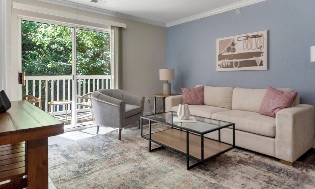 Eureka Apartment | Landing | Chic 2BD, Clubhouse, Gym