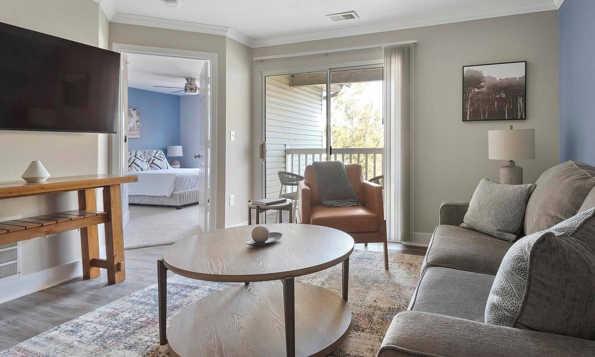 Eureka Apartment | Landing | Incredible 2BD, Gym, Pool