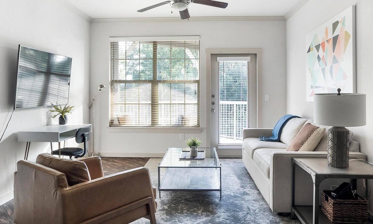 Cedar Park Apartment | Landing | Stunning 2BD, Gym, Pool