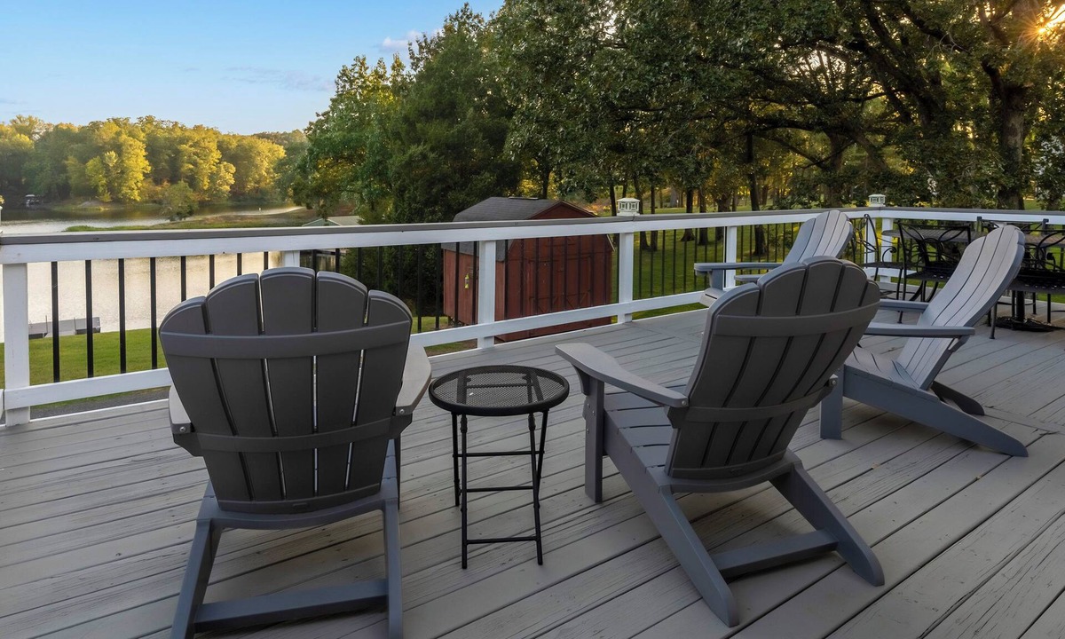 Wolf Creek House | Large Deck for the Family, Few Steps to the Lake