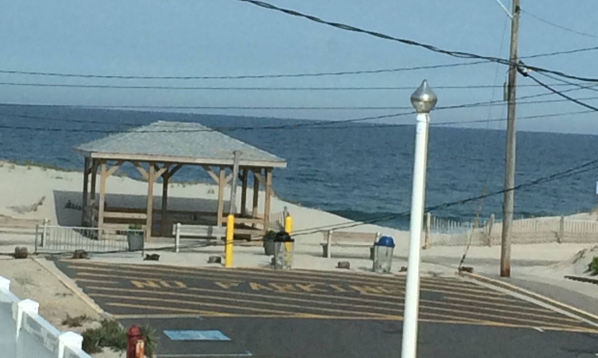 Lavallette House | LAVALLETTE,Ocean Block, 1 Bedroom PLUS sleep loft, 1 full Bath IMMACULATE GORGEO