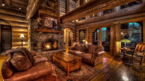 Ellijay House | Legend