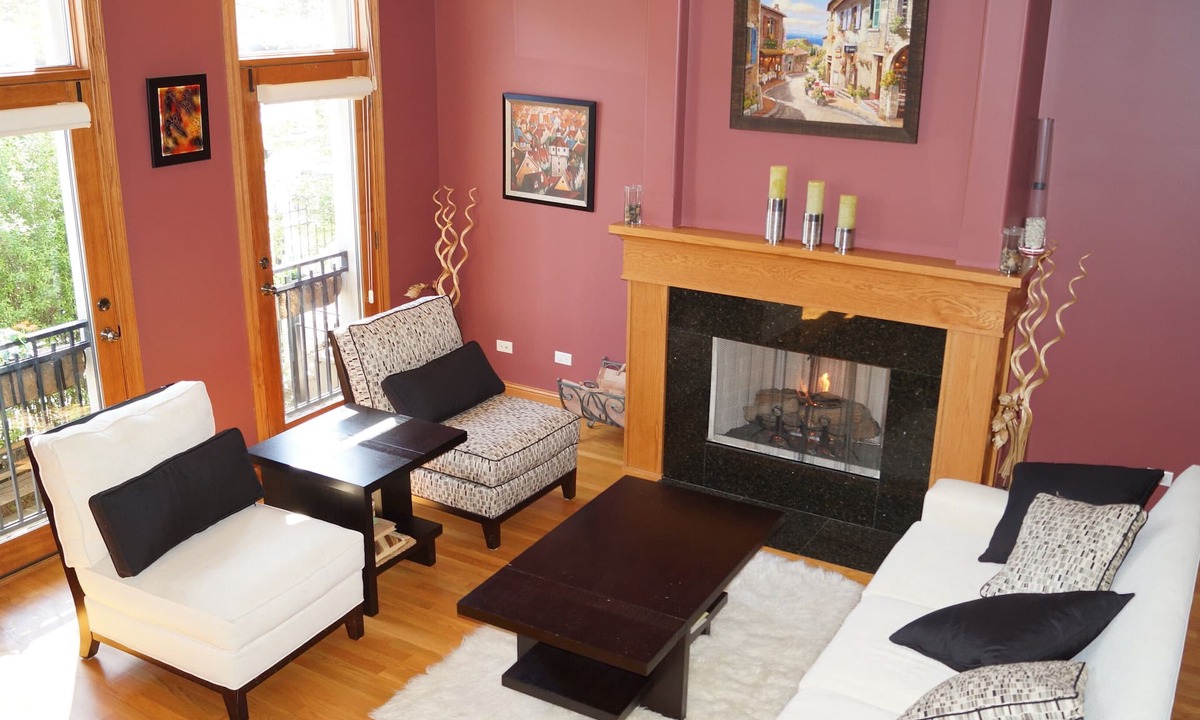Lincoln Park House | Lincoln Park Single Family Home (4bdrm 3.5 bth)-2 Car Garage 4200sqft Sleeps 24