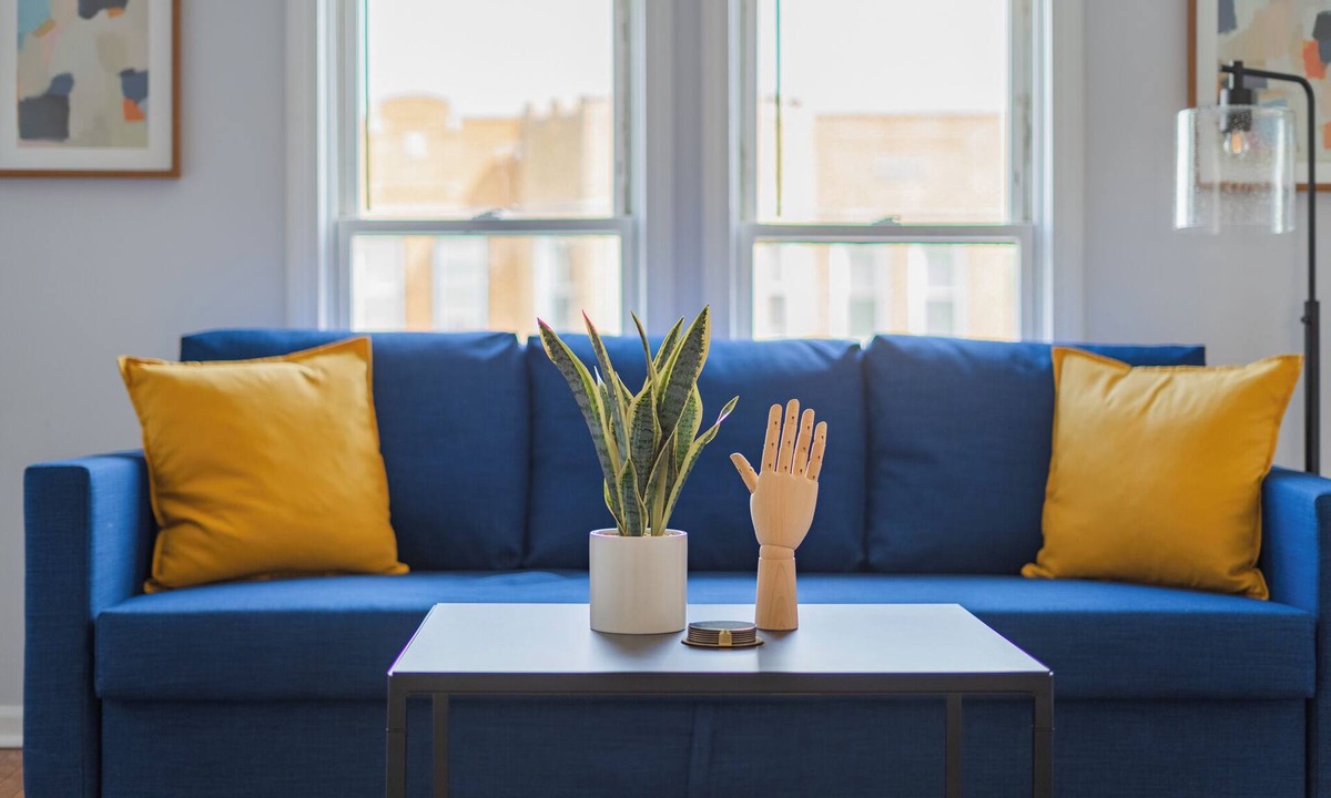 Logan Square Apartment | ❤️ Lowest Rates! Fun & Stylish 3BR in Logan Square