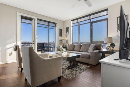 Rolling Mill Hill House | Luxurious Downtown Corner Views 2 bed 2bath 61