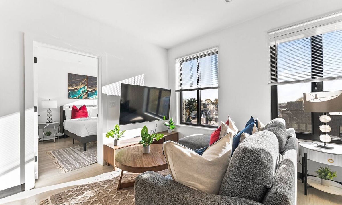 Everett Apartment | Luxury 2bd/2ba near Boston n4uf