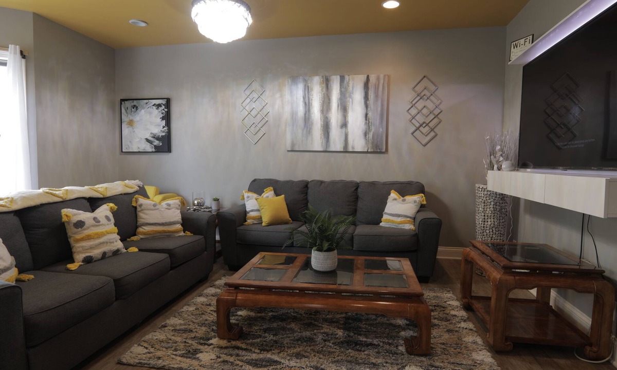 DeKalb Apartment | Luxury Boutique Style 1 Bdrm Condo in Downtown Location