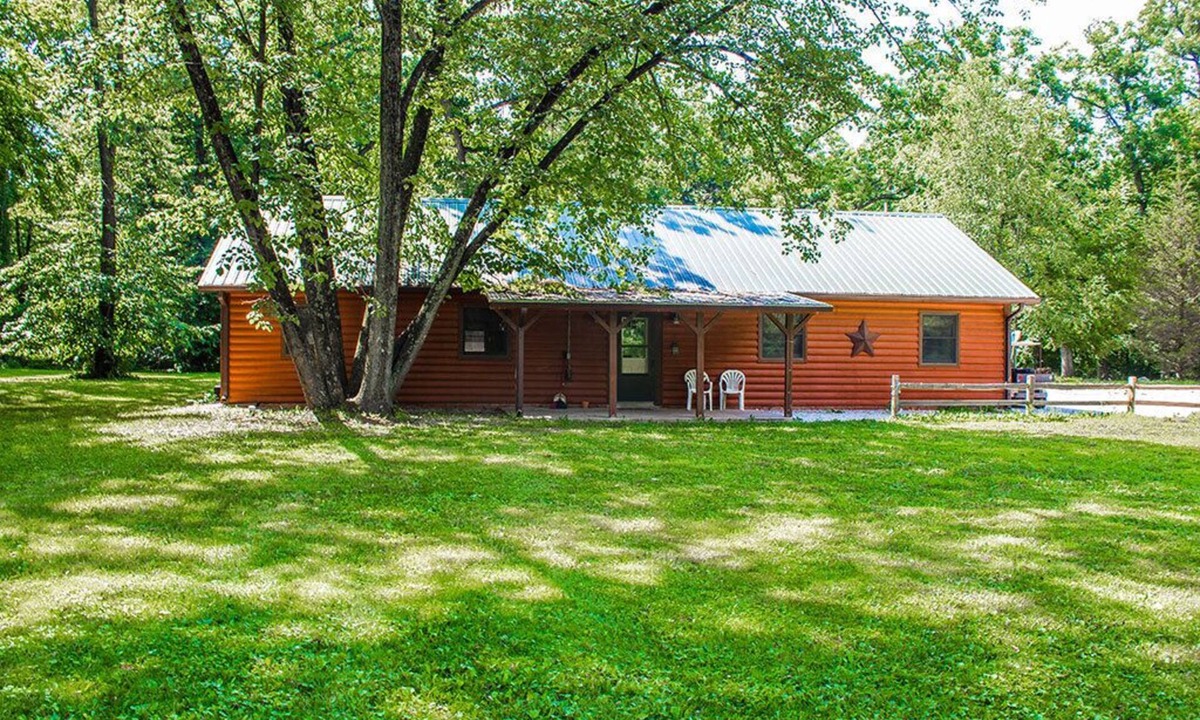 Triumph Cabin | Luxury Family Cabin Near Starved Rock - Grandma's Cabin - sleeps 14 maximum
