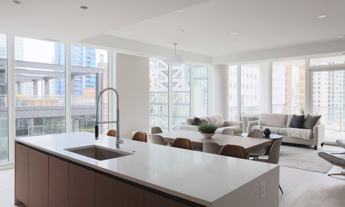 Near North Side Apartment | Luxury Loft Collection COMBO 902/903 Terrace