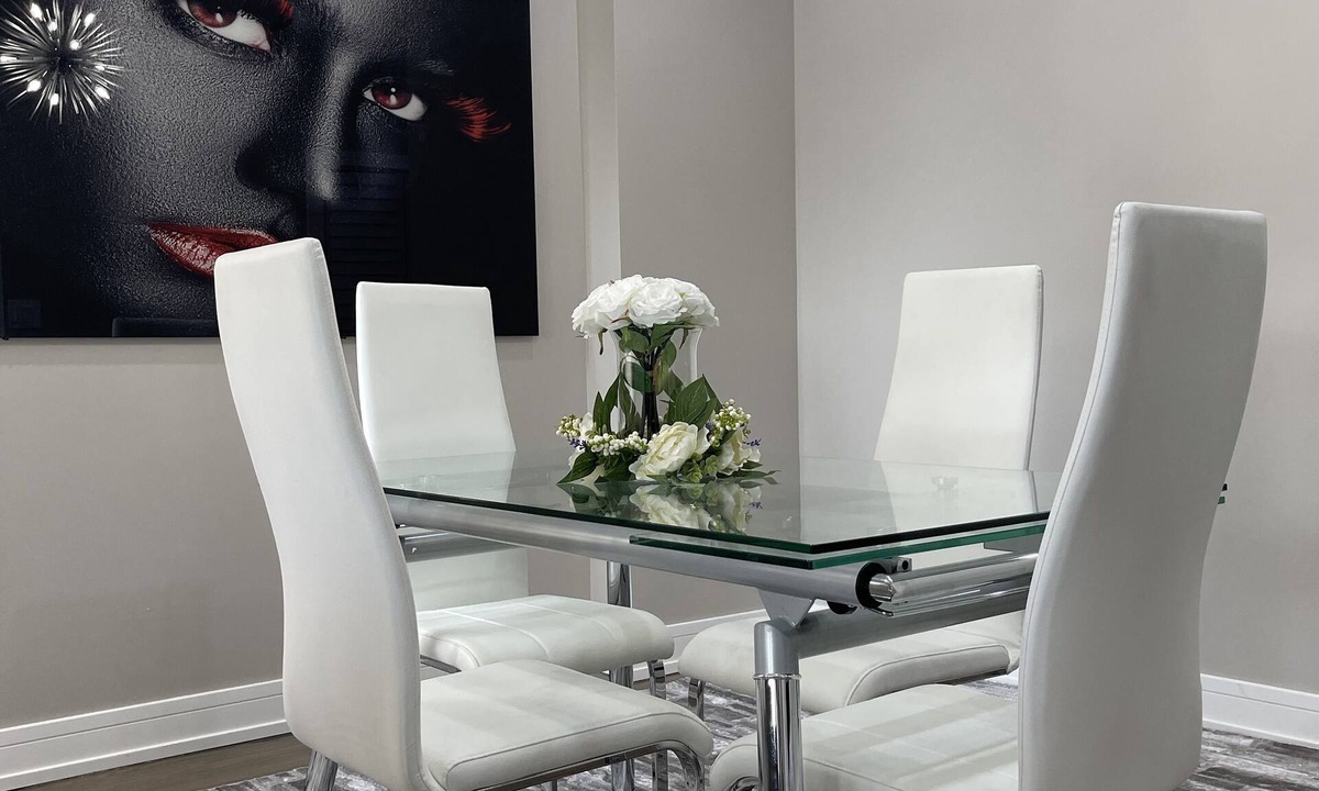 Greater Grand Crossing Apartment | Luxury suite with 3 Bedrooms n10 min to downtown n5 min to university of Chicago