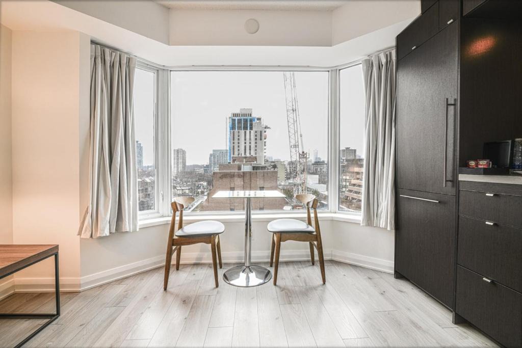 Bloor-Yorkville Apartment | Magnificent View 1BR Condo
